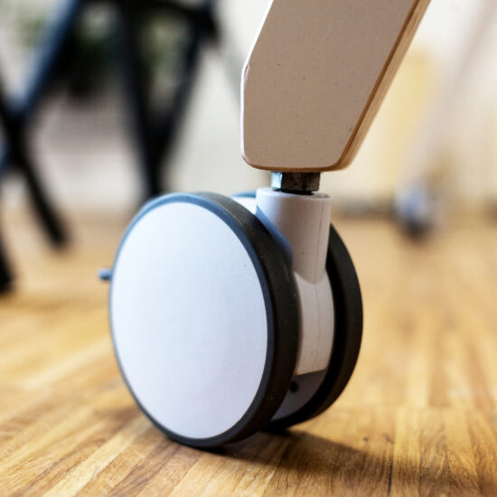 eine möbelrolle von moveable.space in nahaufnahme